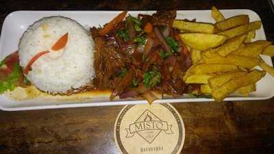 Misto - Carnes Y Tragos