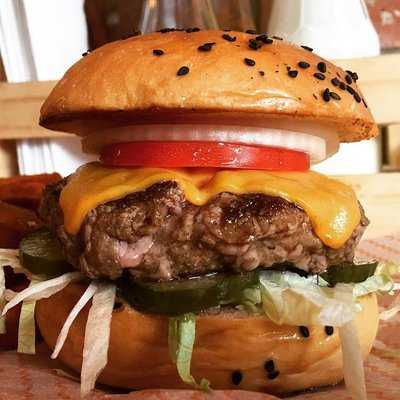 Tres Cuartos Burger Bar