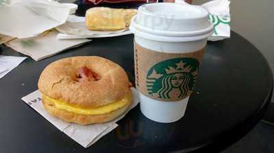 Starbucks, Lima