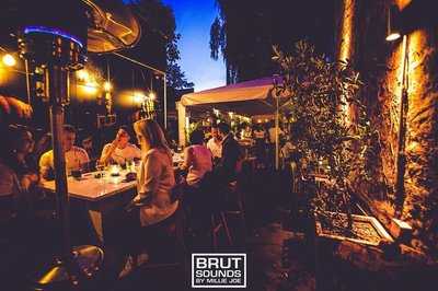 Brut Food & Wine Bar