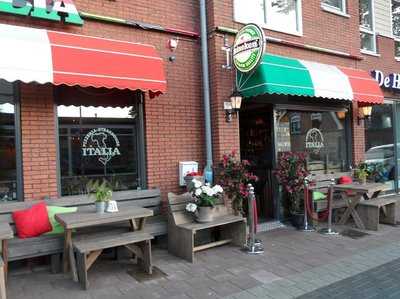 Italia Pizzeria Steakhouse