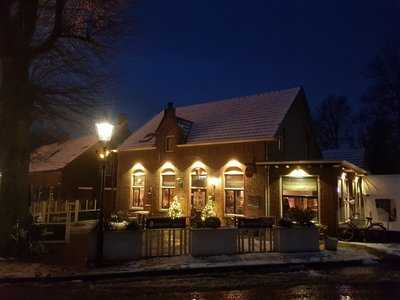 Café Restaurant Aan De Kirk