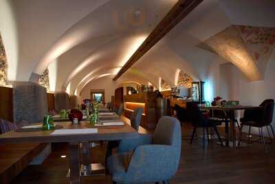 Lamm Lounge & Restaurant