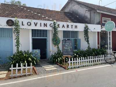 Loving Earth Yoga Cafe