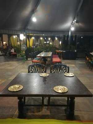 Vanashree Restaurant And Party Plot