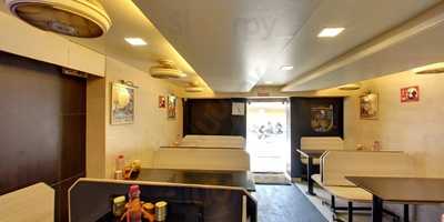 Shahji's Parantha House- Laxmi Road