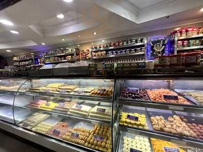 Adyar Ananda Bhavan A2B Veg Restaurant