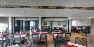 Holi Restaurant & Bar