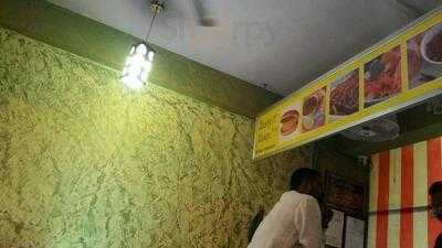 Strawberry Muffinzz at Best Price in Indore, Madhya Pradesh | Cnc  Hospitality Pvt Ltd