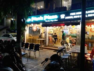 La Pino's Pizza