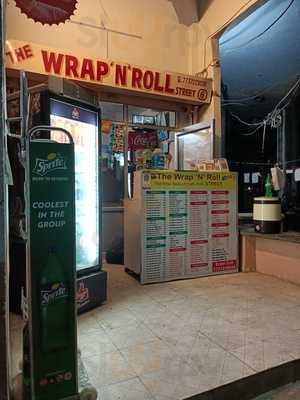 Wrap And Rolls Street