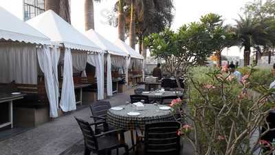 Suvarn Plaazaa Restaurant & Bar