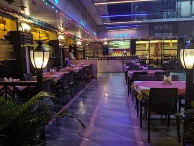 Foodland Restaurant and Bar