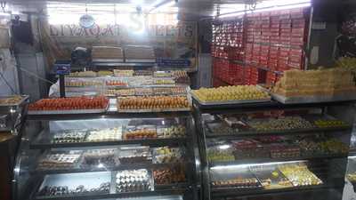 Liyaqat Sweets