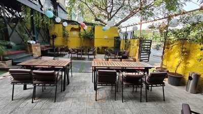 The Tipsy Duckling Bar and Eatery