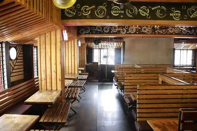 Denny's Bar & Restaurant