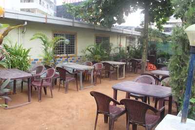 Devina Restaurant & Bar