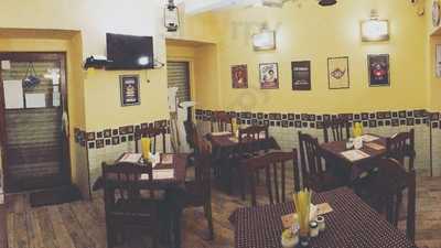 The Caravela Cafe And Bistro