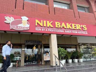 Nik Bakers