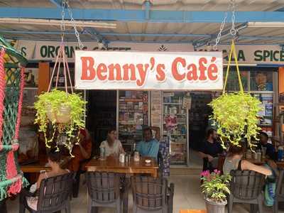 Benny's Cafe