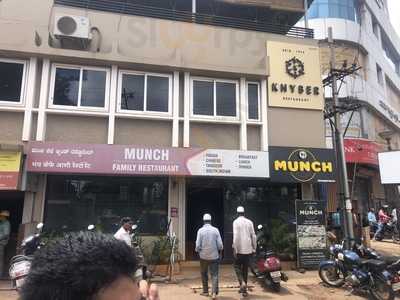 Munch Cafe & Resto