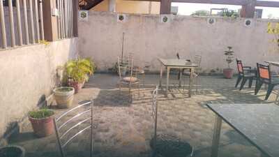 Lahoree Deluxe Bar & Restaurant