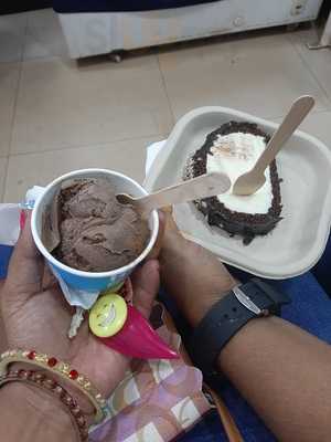 Baskin Robbins