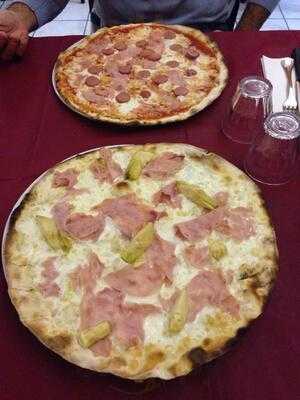 Pizzeria La Lucciola