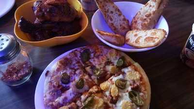 Us Pizza & Tandy's Fried Chicken