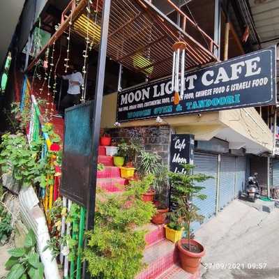 Moon Light Cafe