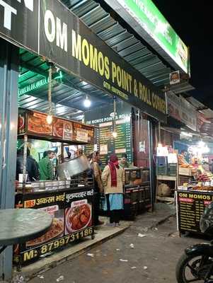 Om Momo's Point & Roll Corner