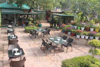 Eatery Royale