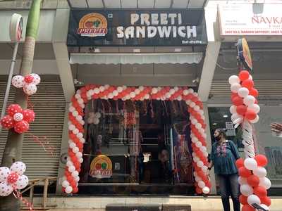 Preeti Sandwich And Juice