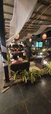 Midtown Restaurant Family Wine & Dine