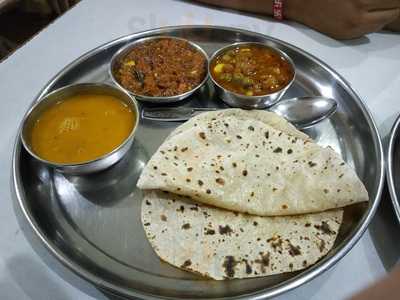 Vaishali Gujrati Thali