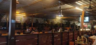 Shanghai Restaurant & Bar