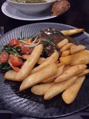 Loco's Kitchen and Bar