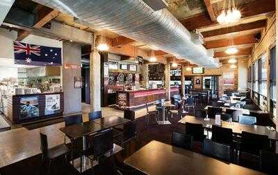 Australian National Hotel