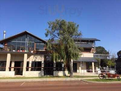 The Pourhouse Bar And Kitchen