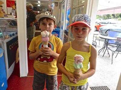 Curtis Falls Lolly Shop And Ice - Creamery