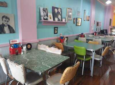 The Retro Diner