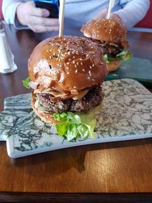 8 Napkins Burger