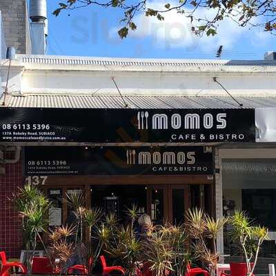 Momos Cafe And Bistro