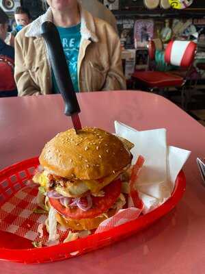 Piping Hot Chicken And Burger Grill