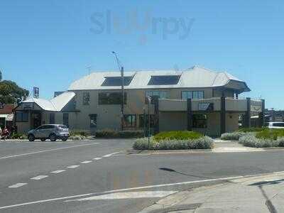 Inverloch Esplanade Hotel