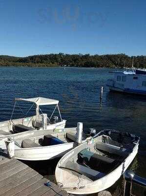 Pelican Shores Cafe & Marina