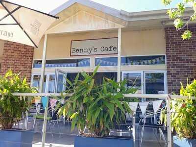 Bennys Cafe