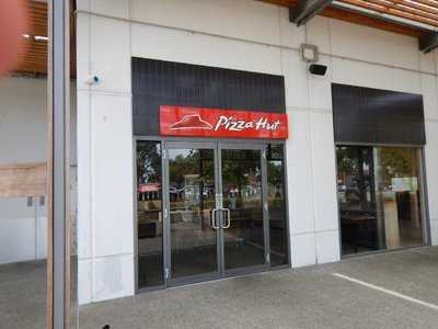 Pizza Hut Halls Head