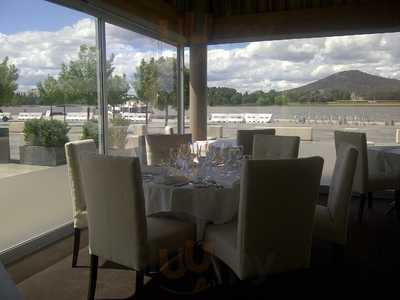 Water's Edge Restaurant