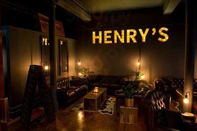 Henry's Bar & Restaurant